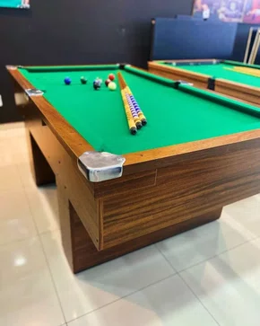 Mesa de Sinuca - Montreal